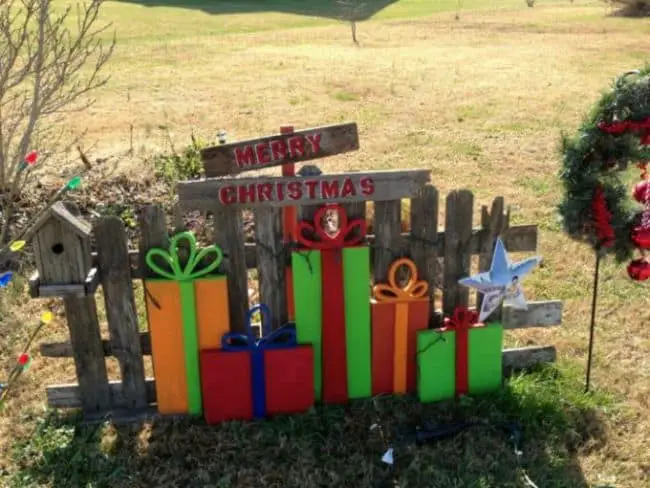 Build Outdoor Christmas Decorations