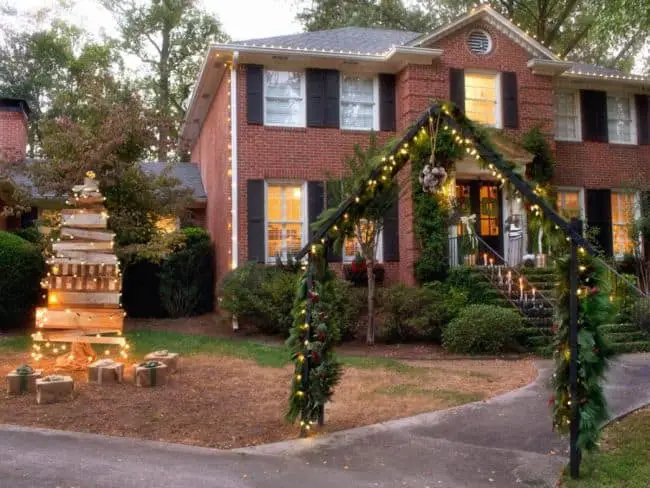 Build Outdoor Christmas Decorations